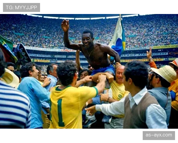 贝利：三冠王传奇闪耀世界杯历史，不朽身影永载足球史册